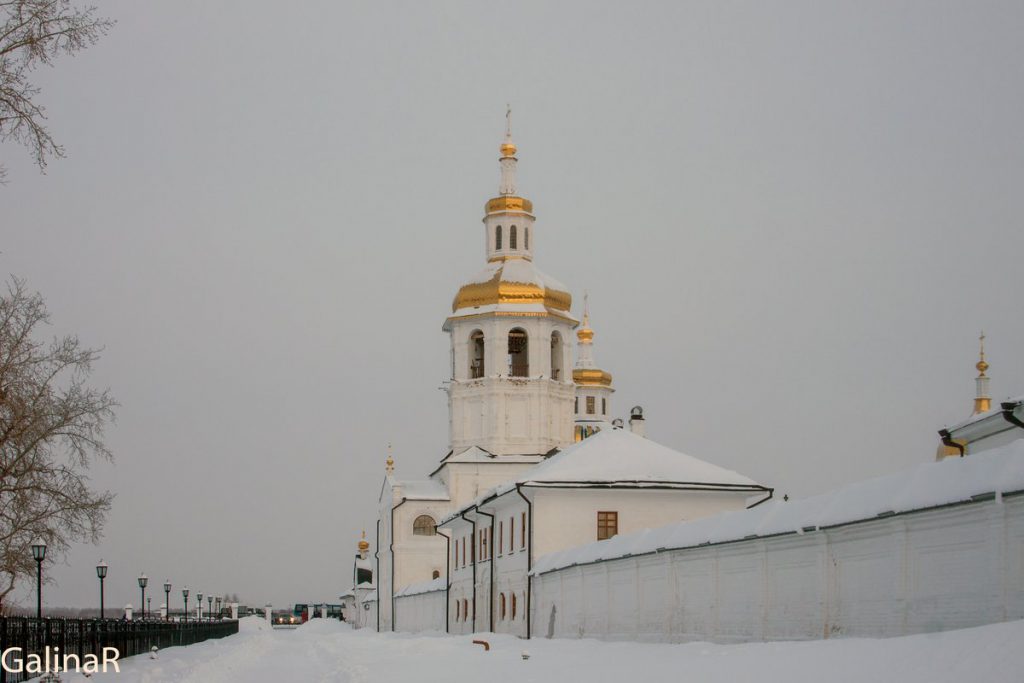 Церковью Марии Египетской в Абалакском мужской монастыре зимой