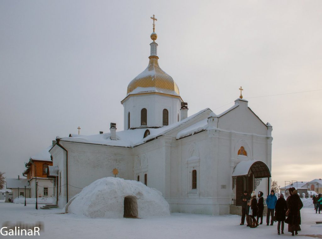 Церковь Николая Чудотворца в Абалакском мужской монастыре зимой